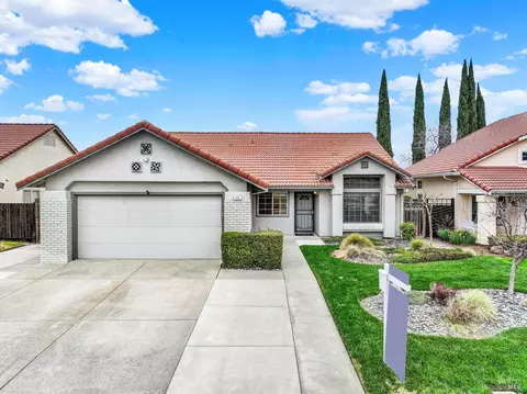 948 Iron Dr, Vacaville, CA 95687