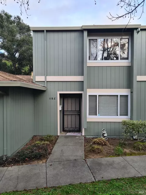 118 Oliva Ct #E, Novato, CA 94947