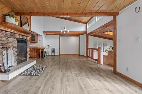 4621 N State St, Ukiah, CA 95482