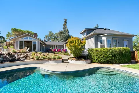 112 Ravenswood Ct, Petaluma, CA 94952