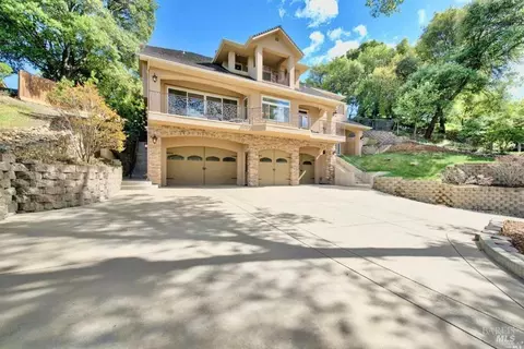 184 Wykoff Dr, Vacaville, CA 95688