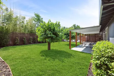 18914 Robinson Rd, Sonoma, CA 95476