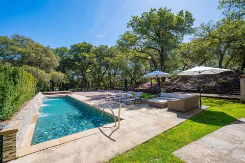 3612 Tillmont Way, Santa Rosa, CA 95403