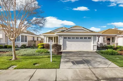 325 Trellis Ln, Vacaville, CA 95687