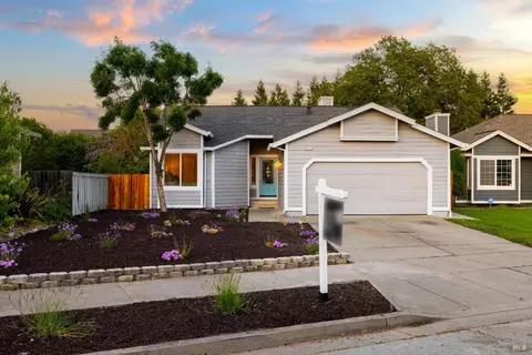 2410 Pinercrest Dr, Santa Rosa, CA 95403