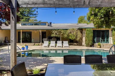 Exterior - 1471 Nut Tree Ct, Sonoma, CA 95476 photo 5 of 12