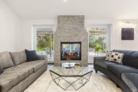 Living - 1471 Nut Tree Ct, Sonoma, CA 95476 photo 2 of 3