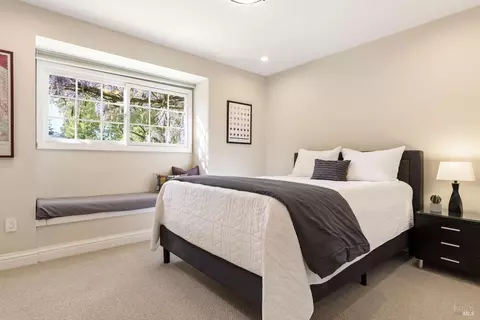 Bedroom - 1471 Nut Tree Ct, Sonoma, CA 95476 photo 3 of 4