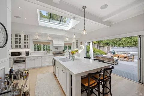 2 Foothill Rd, San Anselmo, CA 94960