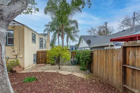 215 Fairmont Ave, Vallejo, CA 94590 photo 22