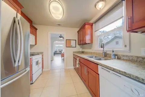 215 Fairmont Ave, Vallejo, CA 94590 photo 8