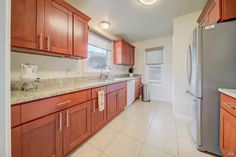 215 Fairmont Ave, Vallejo, CA 94590 photo 9