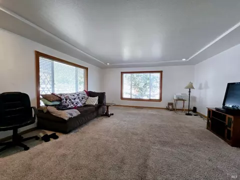 185 E Oak St, Willits, CA 95490 photo 8