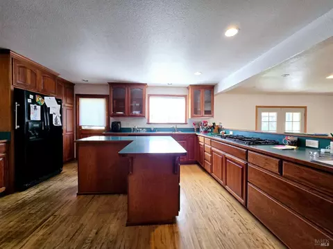 185 E Oak St, Willits, CA 95490 photo 11
