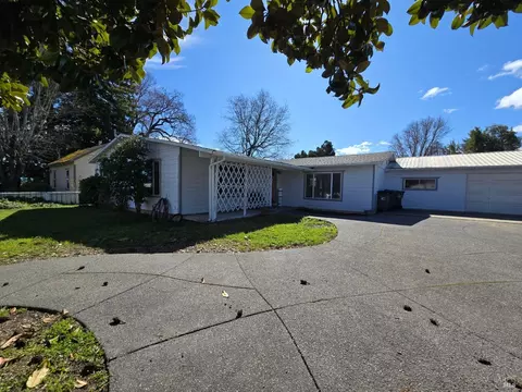 185 E Oak St, Willits, CA 95490 photo 4