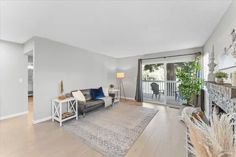 1895 Shirley Dr, Benicia, CA 94510