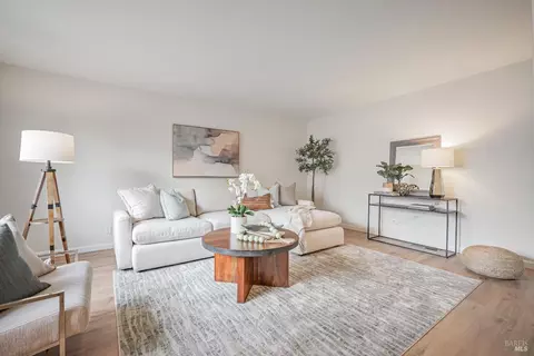 717 Brasher Ct, Santa Rosa, CA 95405