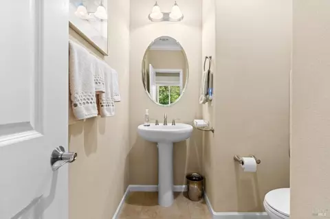 Bath - 417 Eagle Crest Way, Rio Vista, CA 94571 photo 2 of 6
