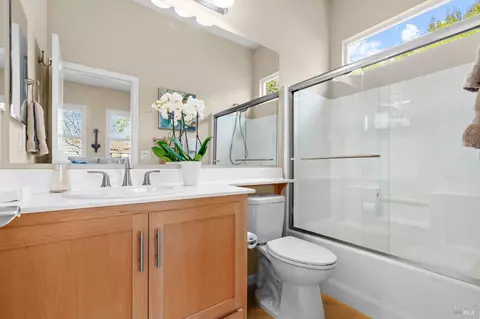 Bath - 417 Eagle Crest Way, Rio Vista, CA 94571 photo 1 of 6