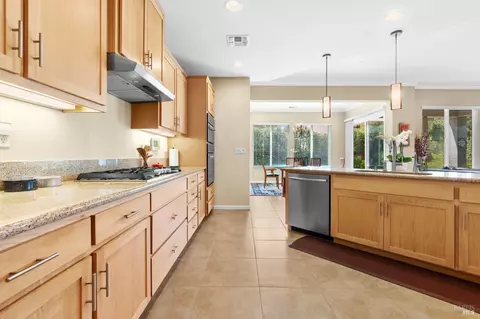 Kitchen - 417 Eagle Crest Way, Rio Vista, CA 94571 photo 5 of 6