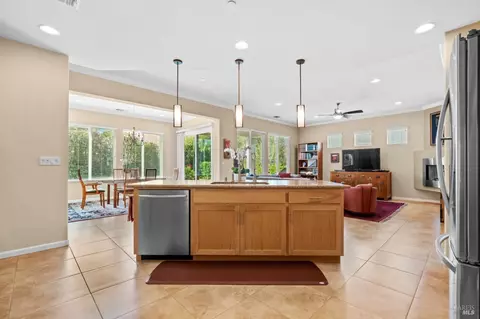 Kitchen - 417 Eagle Crest Way, Rio Vista, CA 94571 photo 4 of 6