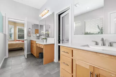 Bath - 417 Eagle Crest Way, Rio Vista, CA 94571 photo 4 of 6