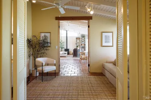 Entry Way - 17850 Carriger Rd, Sonoma, CA 95476 photo 4 of 4