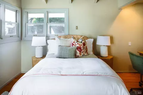 Bedroom - 17850 Carriger Rd, Sonoma, CA 95476 photo 5 of 7