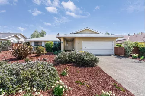 55 Autumn Leaf Dr, Santa Rosa, CA 95409
