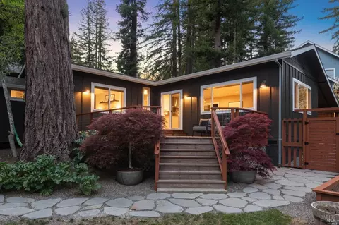 19070 Ridgecrest Dr, Guerneville, CA 95446