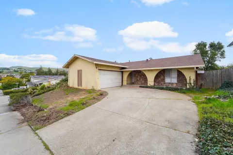 135 Aragon St, Vallejo, CA 94591 photo 2