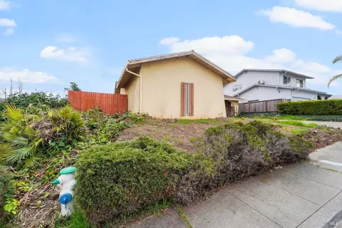135 Aragon St, Vallejo, CA 94591 photo 3