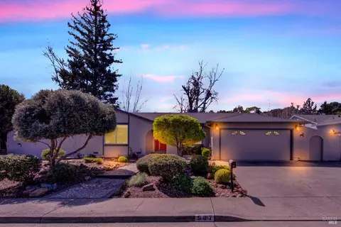 507 Ridgewood Dr, Vacaville, CA 95688