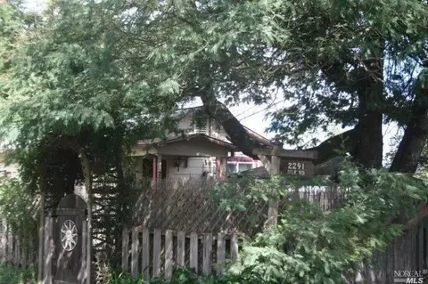 Exterior - 2301 Silk Rd W, Windsor, CA 95492 photo 5 of 19