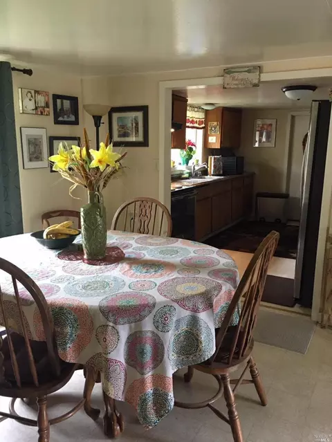 Dining - 2301 Silk Rd W, Windsor, CA 95492 photo 1 of 2