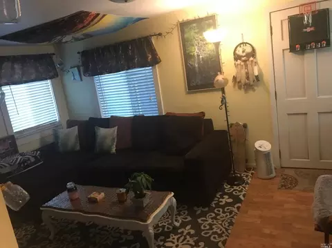 Living - 2301 Silk Rd W, Windsor, CA 95492 photo 2 of 3