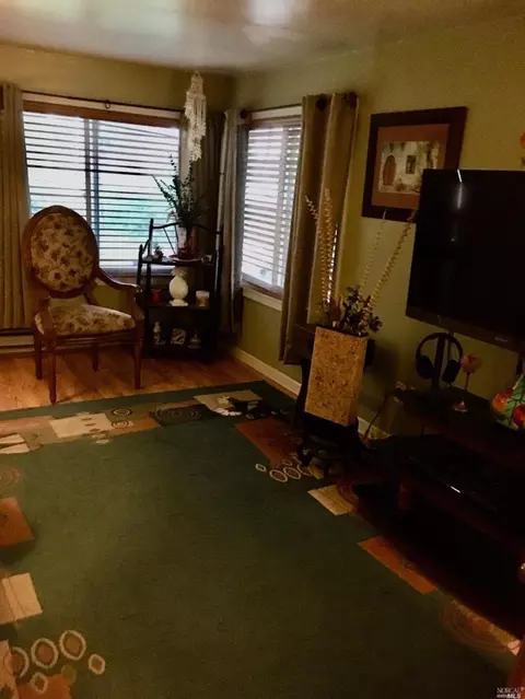 Living - 2301 Silk Rd W, Windsor, CA 95492 photo 3 of 3