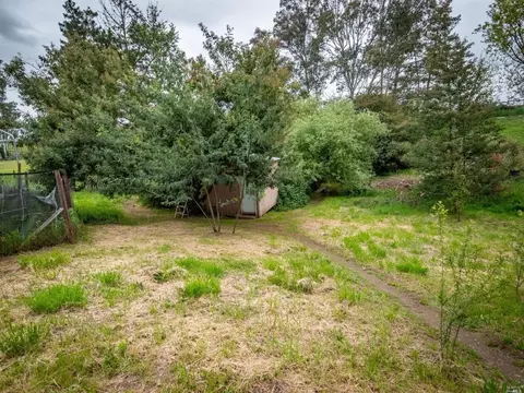 Exterior - 2301 Silk Rd W, Windsor, CA 95492 photo 3 of 19
