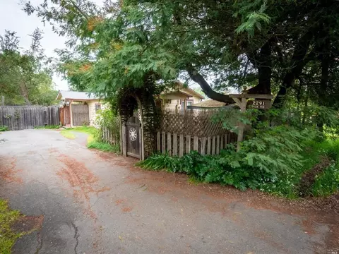 Exterior - 2301 Silk Rd W, Windsor, CA 95492 photo 4 of 19
