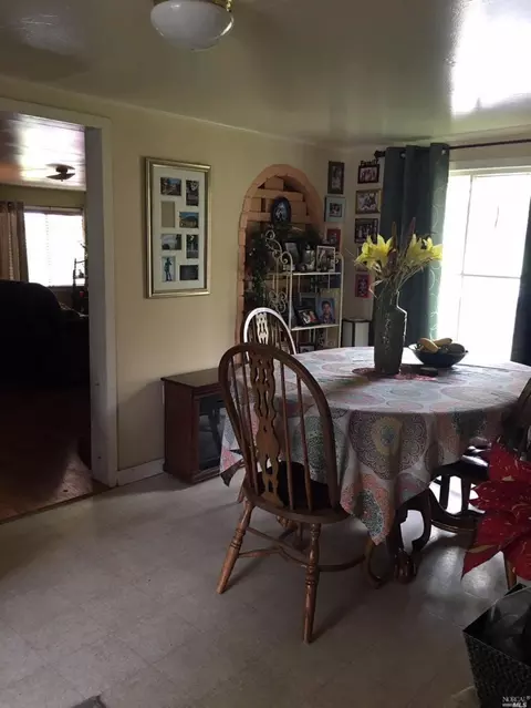 Dining - 2301 Silk Rd W, Windsor, CA 95492 photo 2 of 2