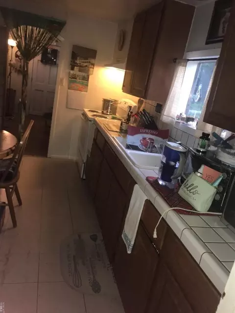 Kitchen - 2301 Silk Rd W, Windsor, CA 95492 photo 2 of 3