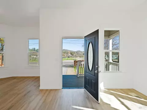 1851 Talmage Rd, Ukiah, CA 95482 photo 2