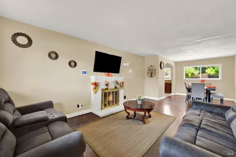 348 Wyoming St, Fairfield, CA 94533 photo 3
