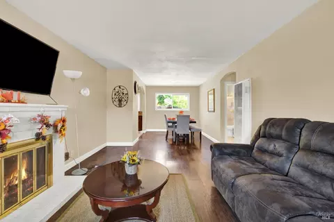 348 Wyoming St, Fairfield, CA 94533 photo 4