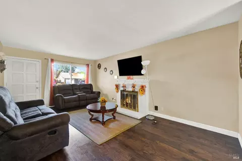348 Wyoming St, Fairfield, CA 94533 photo 6