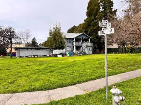1014 Pine St, Napa, CA 94559 photo 4