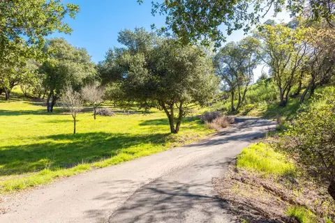 1650 Anaheim Ct, Santa Rosa, CA 95404