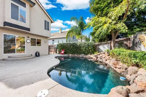 Exterior - 407 Rolling Oak Dr, Vacaville, CA 95688 photo 8 of 18