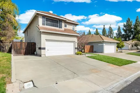 Exterior - 407 Rolling Oak Dr, Vacaville, CA 95688 photo 2 of 18