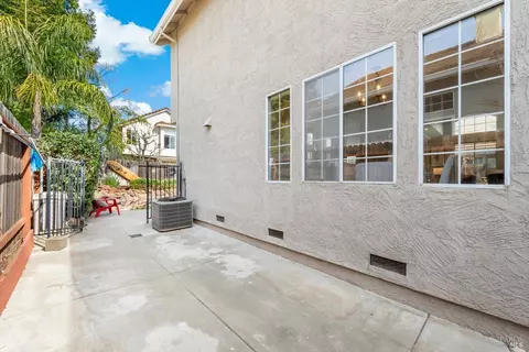 Exterior - 407 Rolling Oak Dr, Vacaville, CA 95688 photo 16 of 18